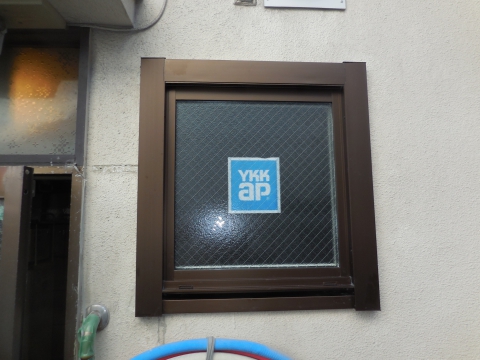 【江戸川一之江店】壁カット工法用モールを用いた窓の新設工事